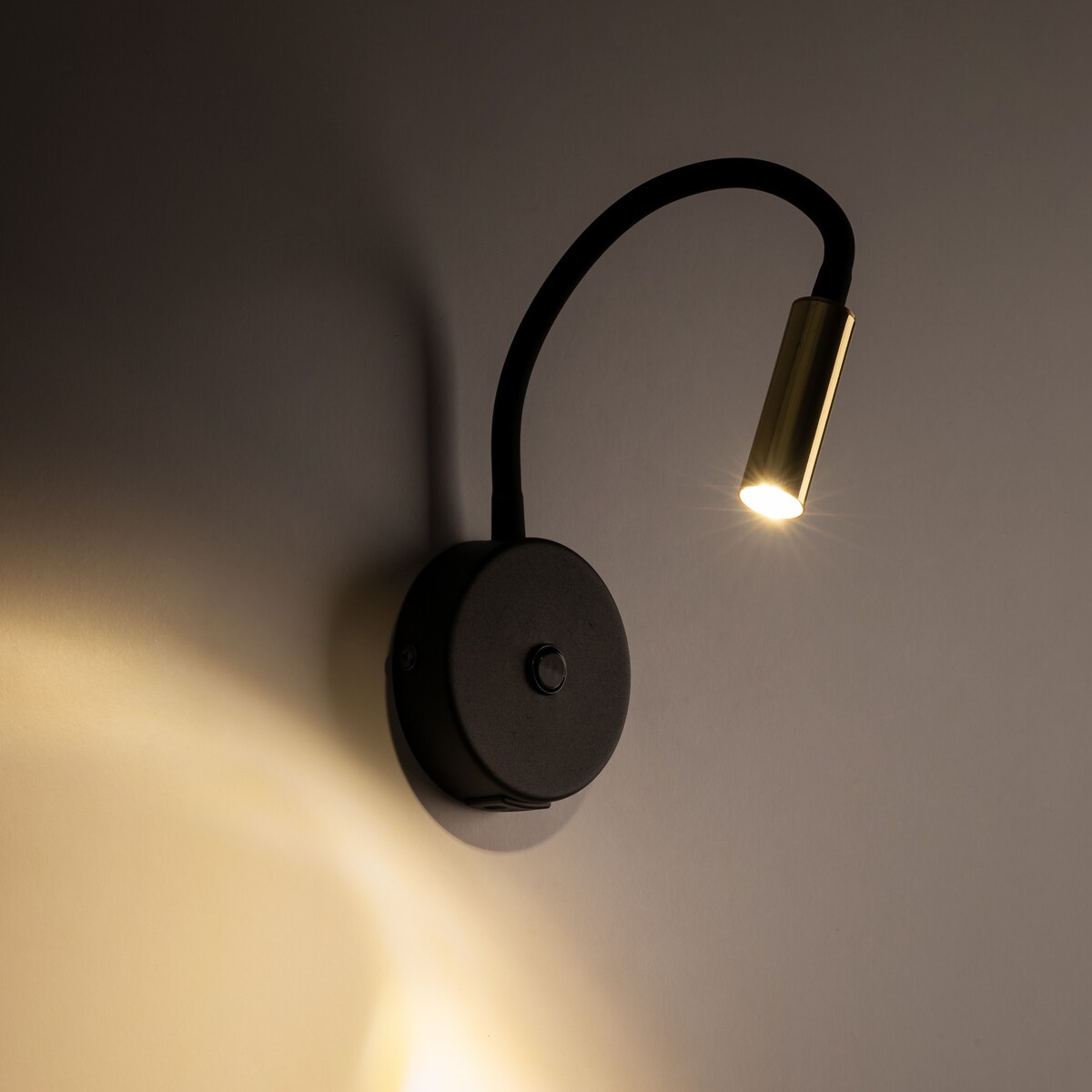 Kinkiet LAGOS Black/Gold z wysięgnikiem, włącznikiem i USB, G9, TK Lighting 10201