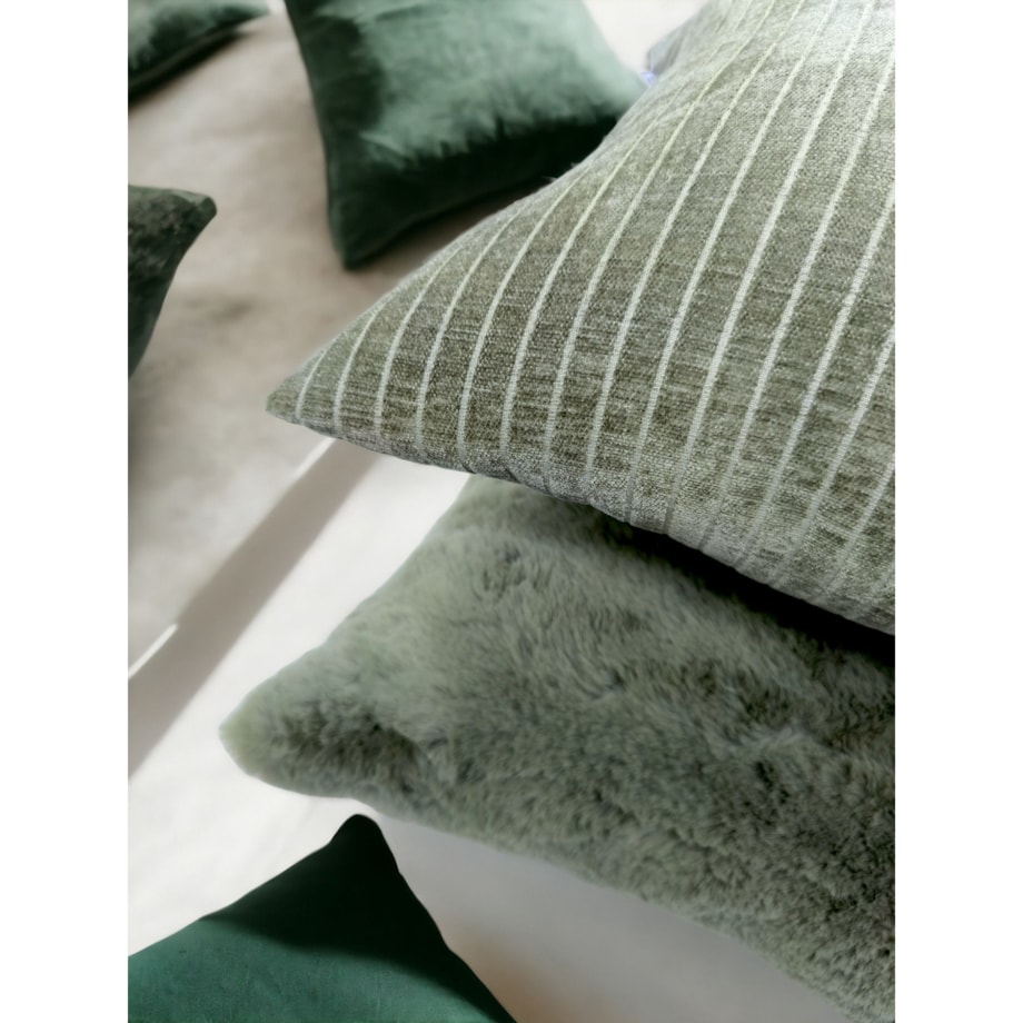 Zielona poduszka dekoracyjna w prążki 45x45 Lines