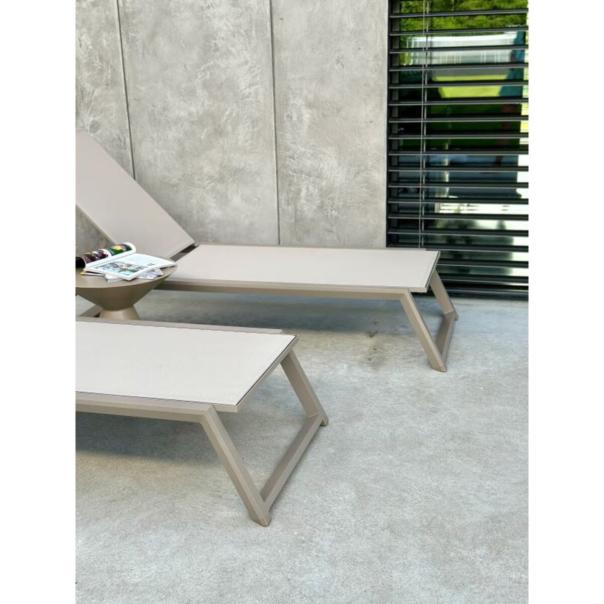 ALUMINIOWY LEŻAK OGRODOWY SERENE SZAMPAŃSKI