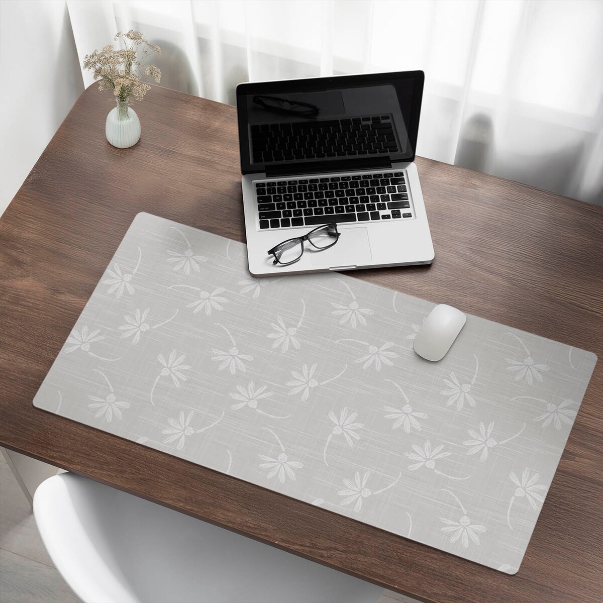 Szara mata na biurko Kwiatowy wzór na tkaninie, 100x50 cm