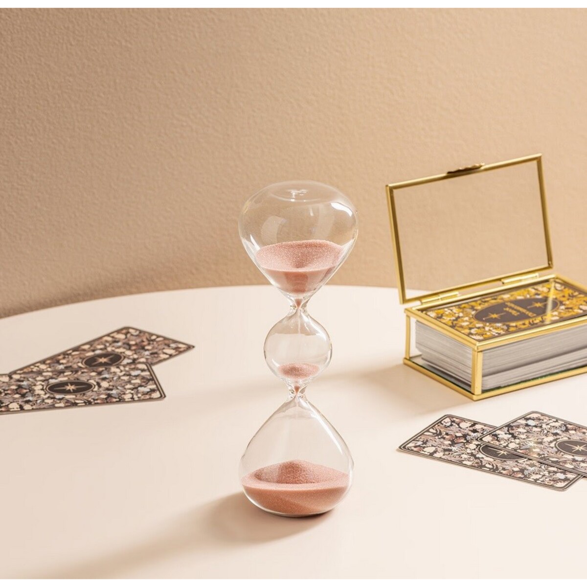 Szklana klepsydra z różowym piaskiem 19 cm