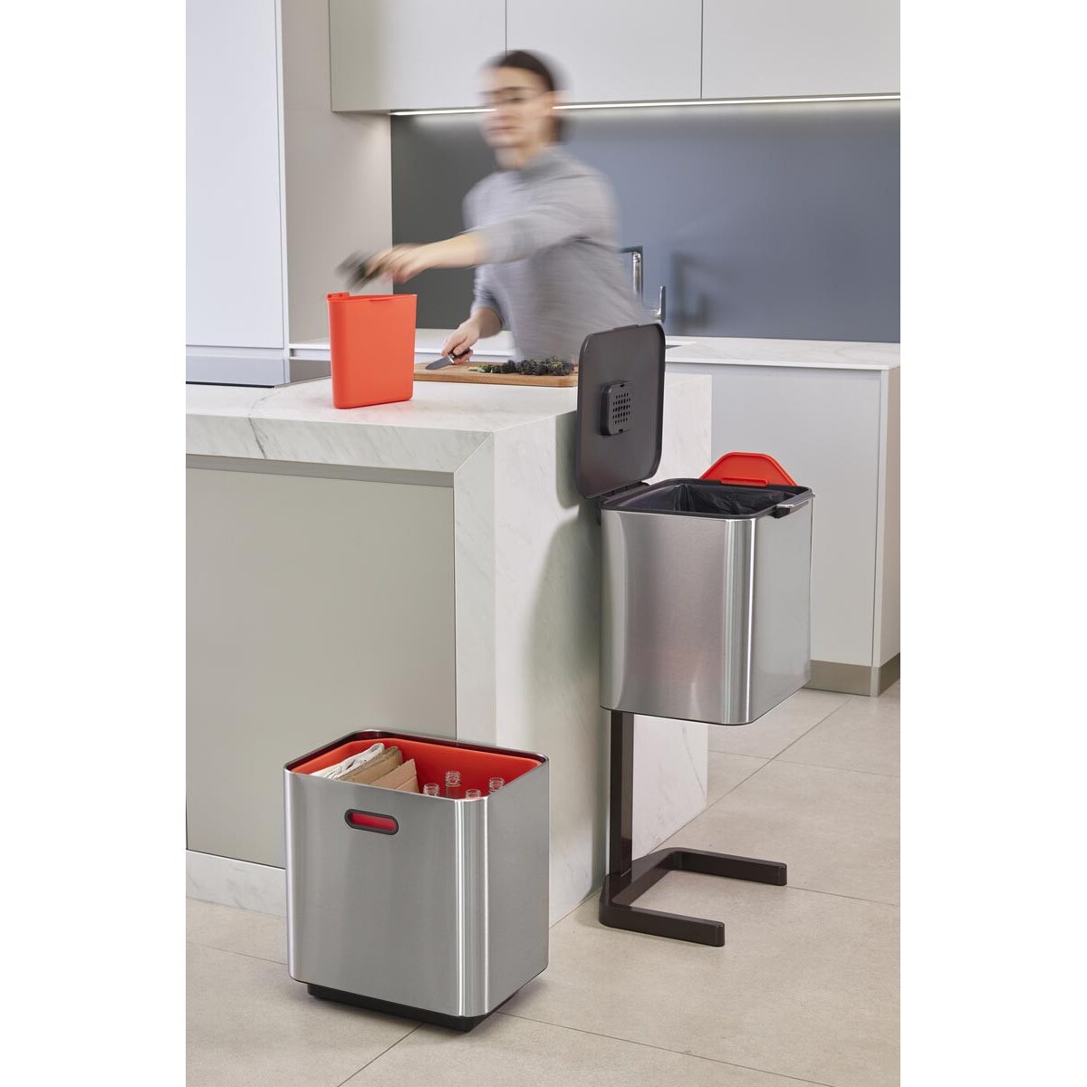 Kosz do segregacji śmieci stalowy Totem Max, 60 l, Joseph Joseph