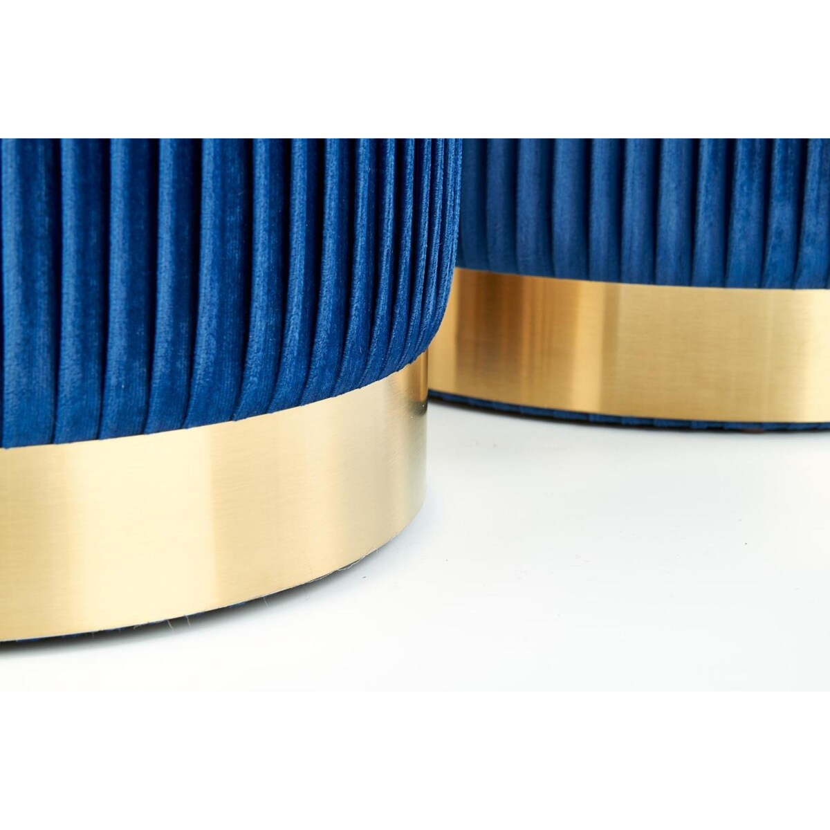 Zestaw 2 PUFY ZE SCHOWKIEM Goltra granatowe ZŁOTA PODSTAWA