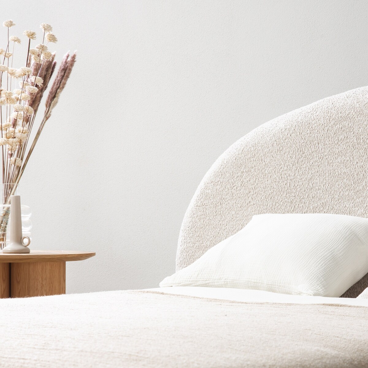 Łóżko tapicerowane 160x200 cm beżowe bouclé Riaci