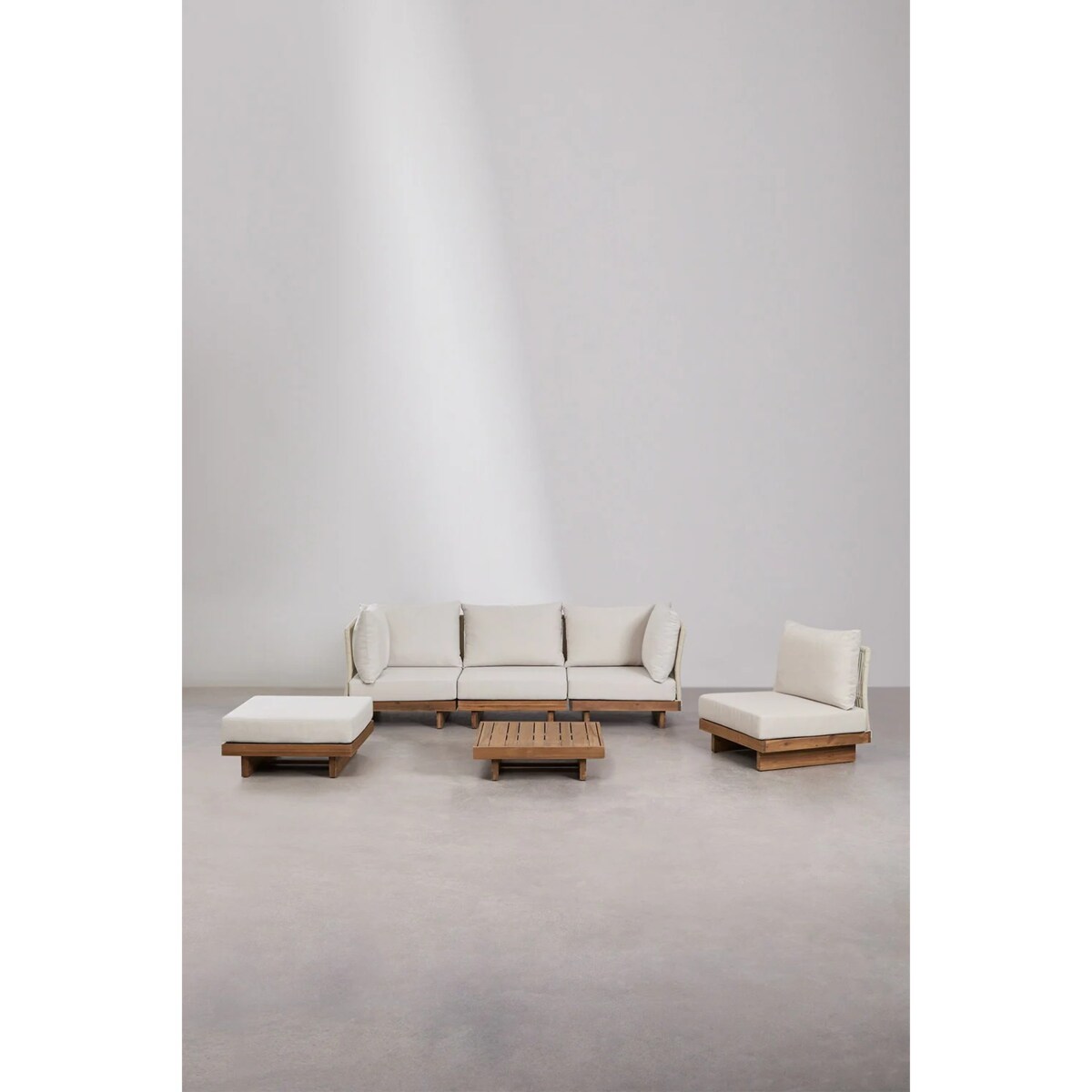 Zestaw ogrodowy: 4-częściowa sofa, stolik kawowy z pufem z drewna akacjowego Dailin