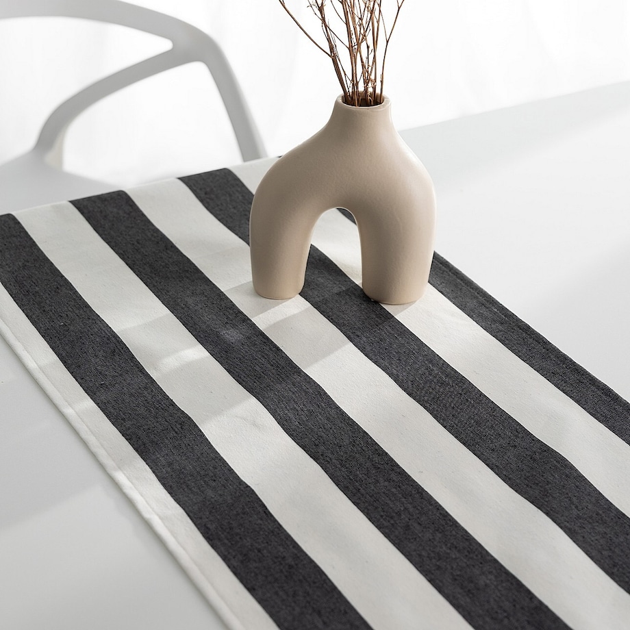 Bieżnik z falbaną 40x160 cm 40x160 biało-grafitowe pionowe pasy (5,5cm)