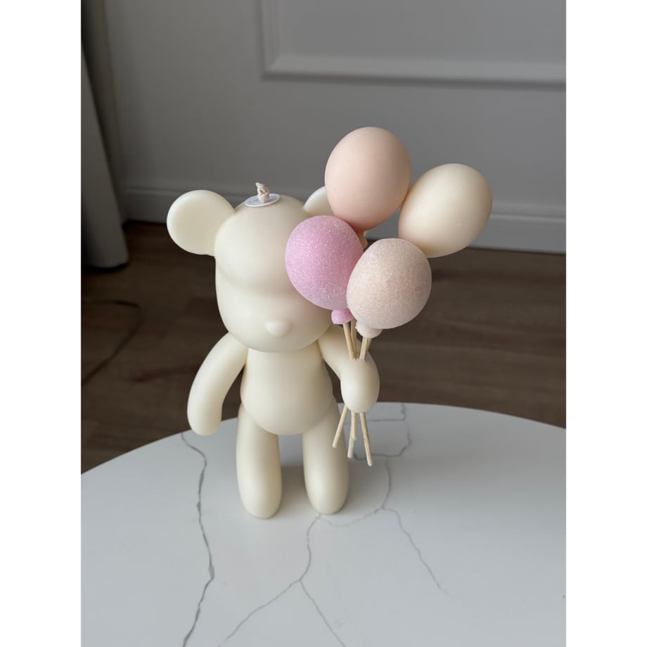 Świeca miś z balonami