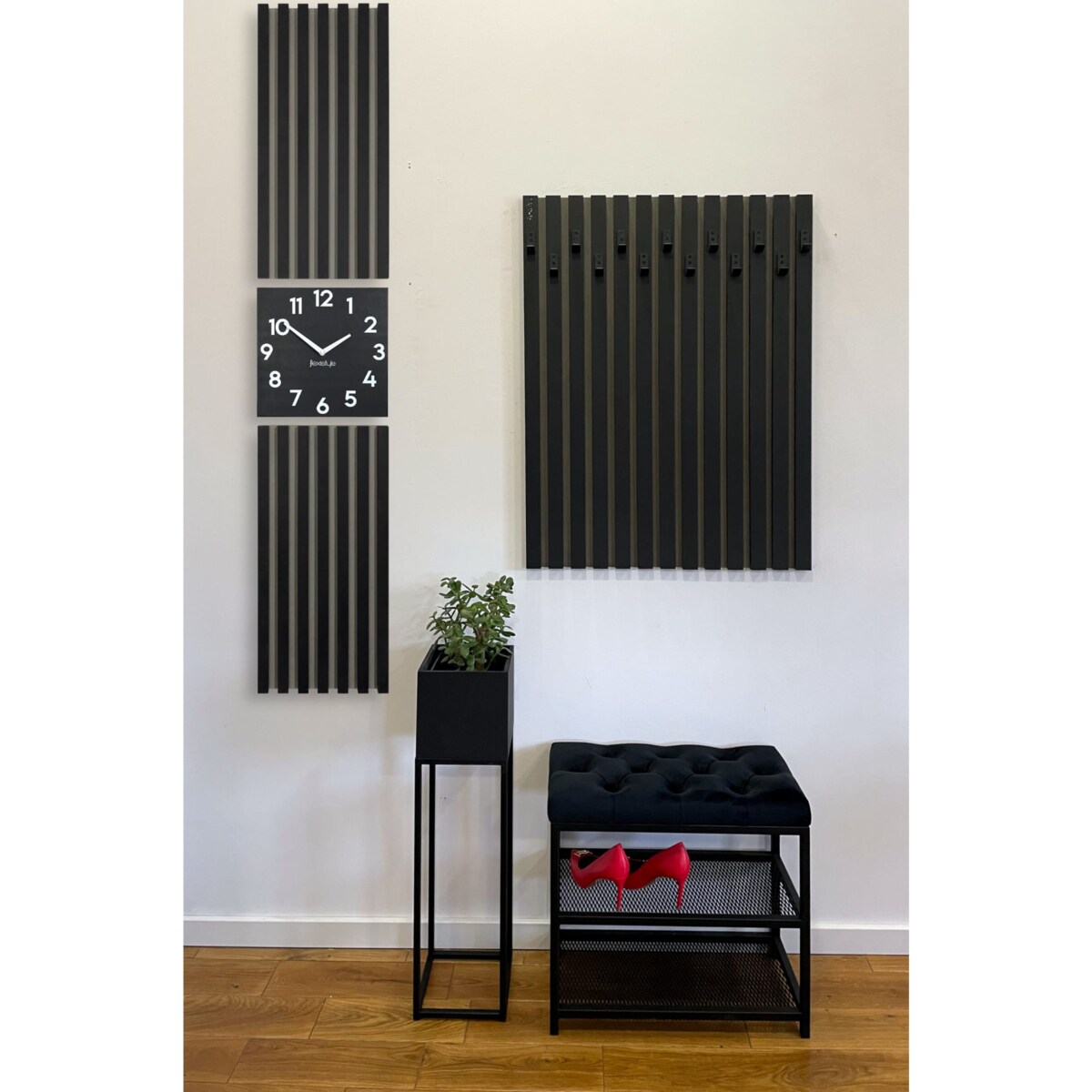 Drewniany wieszak na ubrania Lamele 98cm moduł 24cm czarny