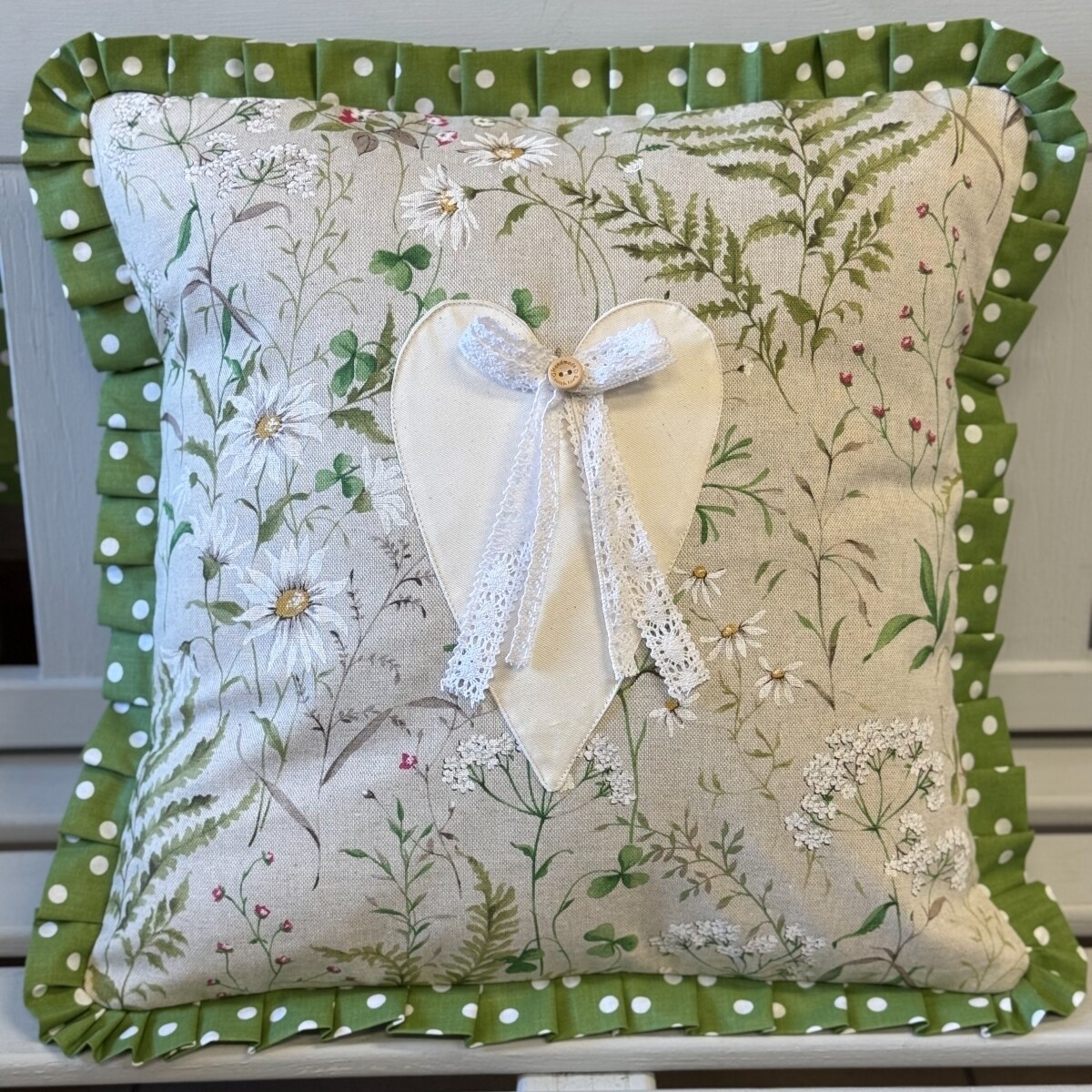 Poszewka Białe Serduszko - 45cm x 45cm