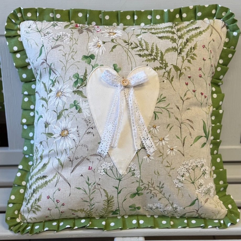 Poszewka Białe Serduszko - 45cm x 45cm