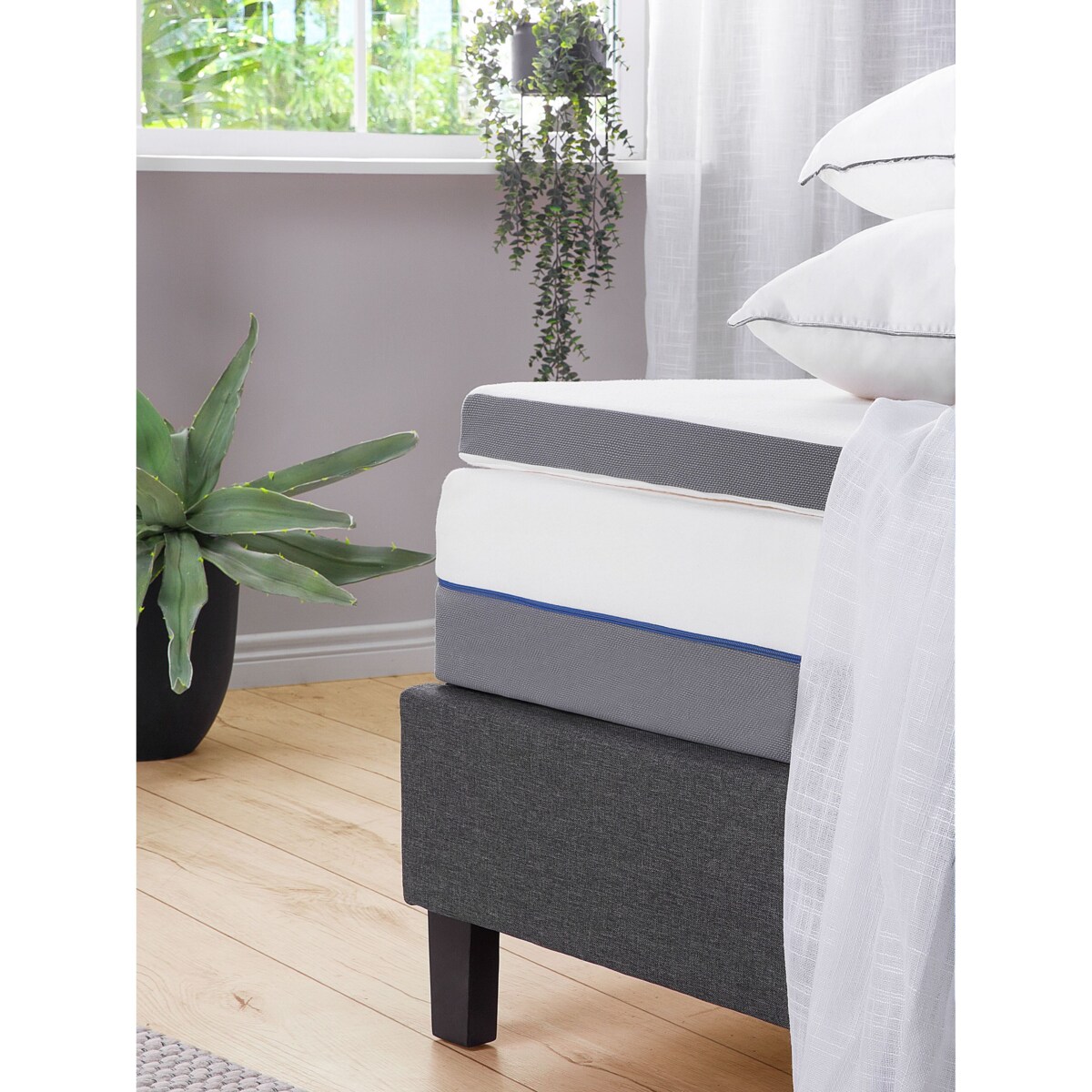 Materac nawierzchniowy topper z poliestru memory foam 180 x 200 cm COMFY