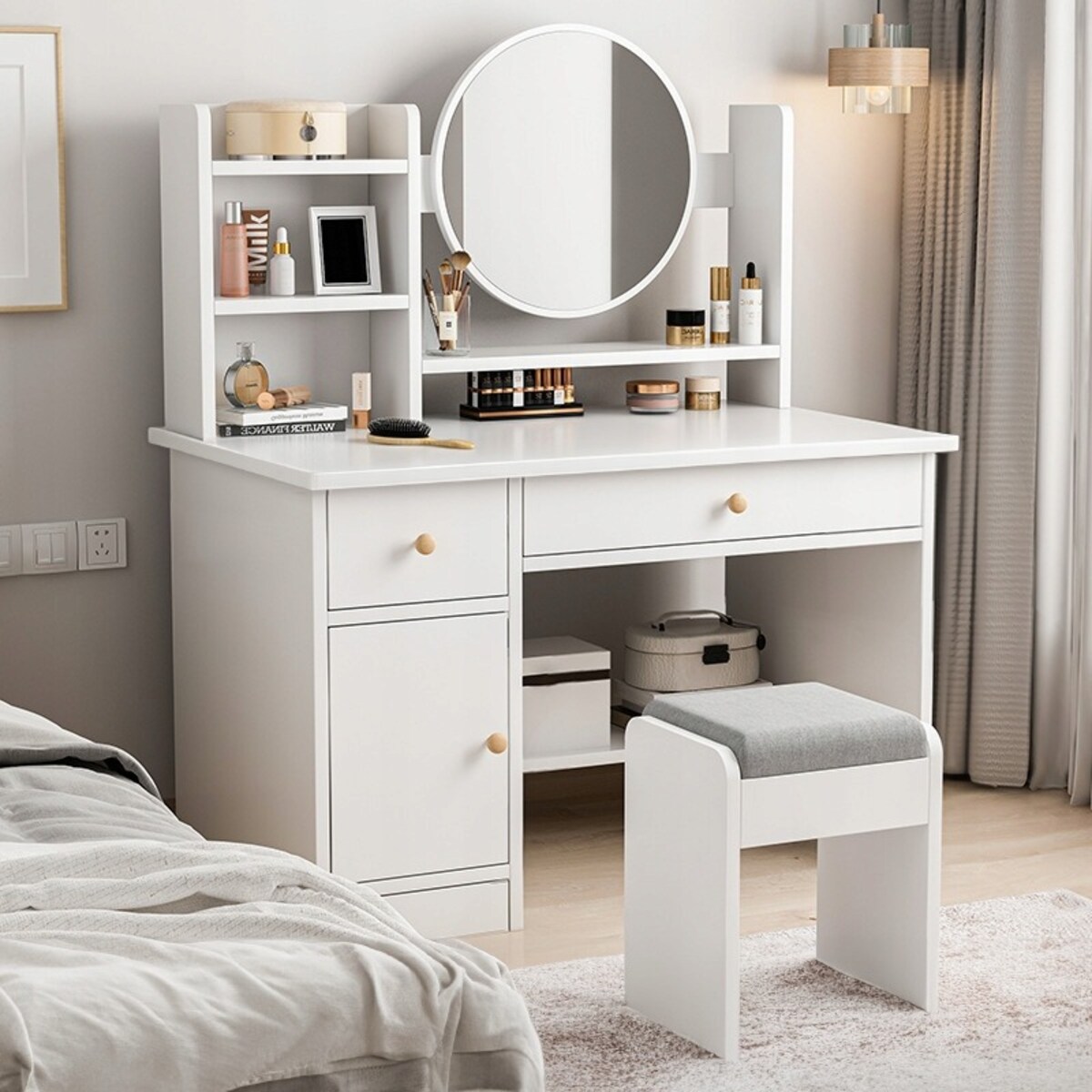 Toaletka z lustrem z szufladami biała do makijażu glamour styl skandynawski