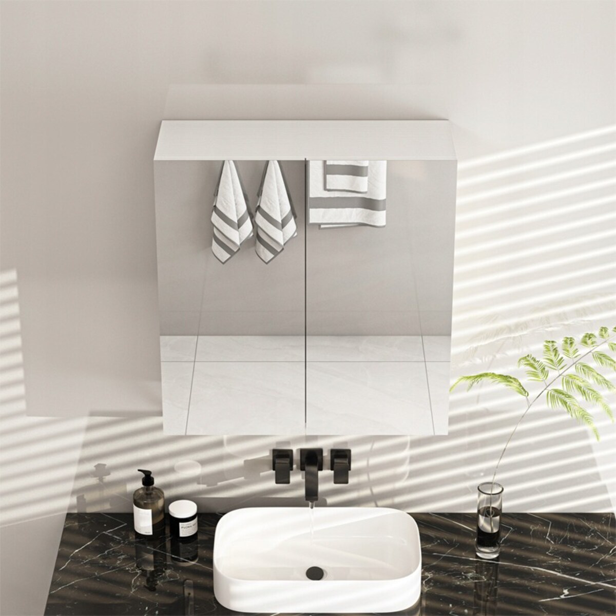 Szafka łazienkowa wisząca z lustrem nad umywalkę 2 drzwi biała nowoczesna