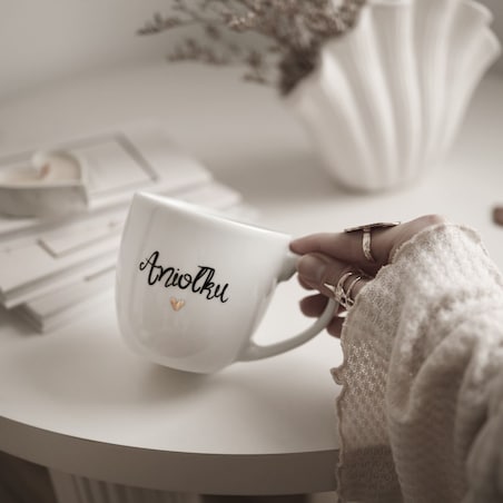 Biały Kubek Porcelanowy 300 ml - Napis Dzień Dobry Aniołku ze Złotym Sercem dla Ukochanej Osoby na Rocznicę