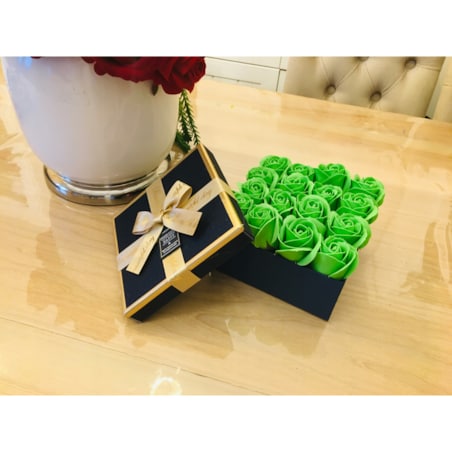 FLOWER BOX PACHNĄCE ZIELONE RÓŻE MYDLANE w pudełku GOTOWY PREZENT kobiet