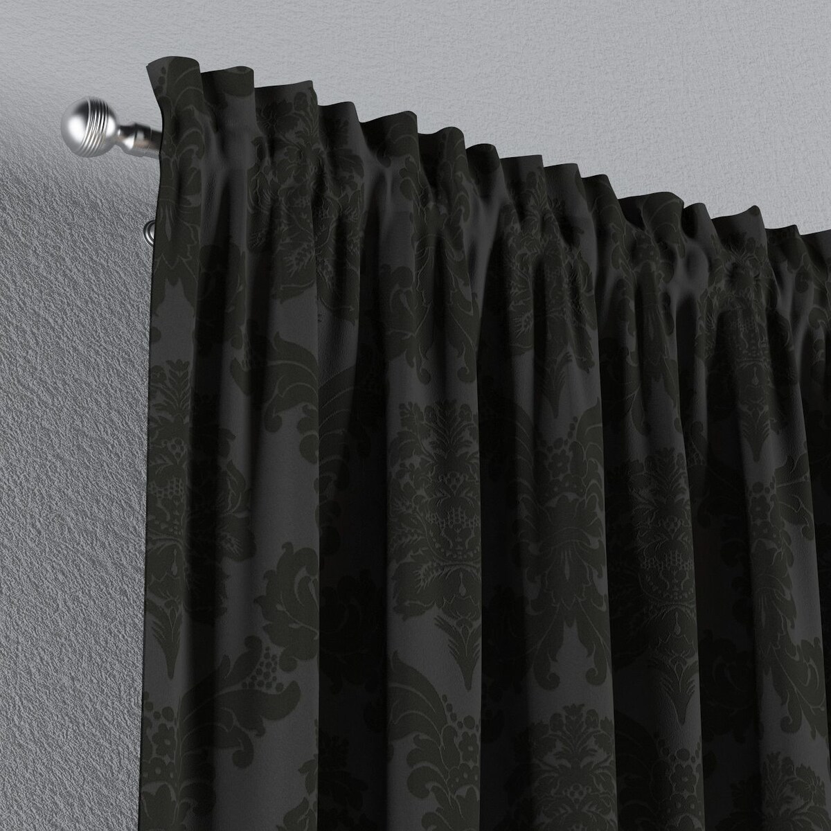 Zasłona na kanale z grzywką 1 szt. 130x260 czarne liście akantu na grafitowym tle