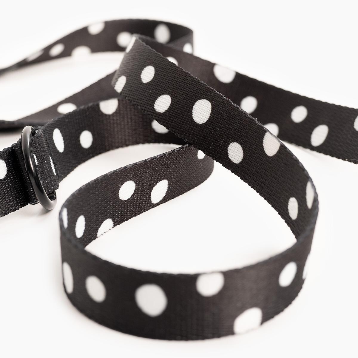 Pętla mocowana do pasa samochodowego "Psygarnij kropka"