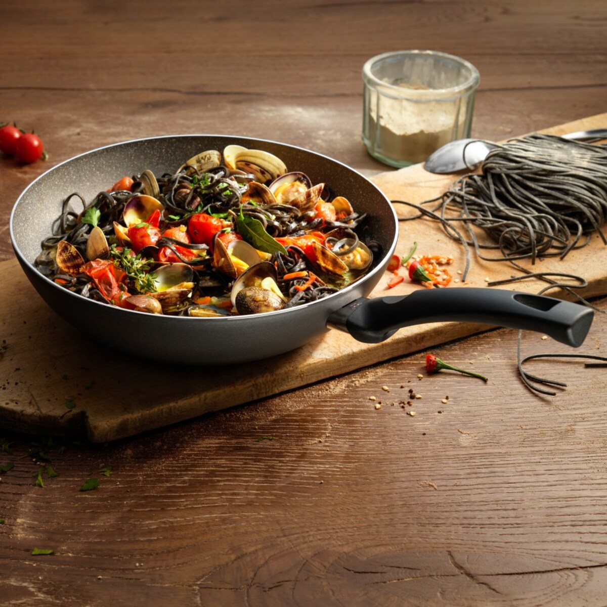 Wok granitowy indukcyjny Ballarini Ferrara - 28 cm