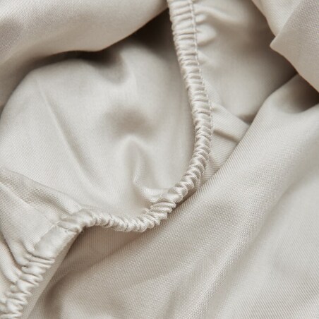 Prześcieradło satynowe z gumką desert beige 180 x 200 cm