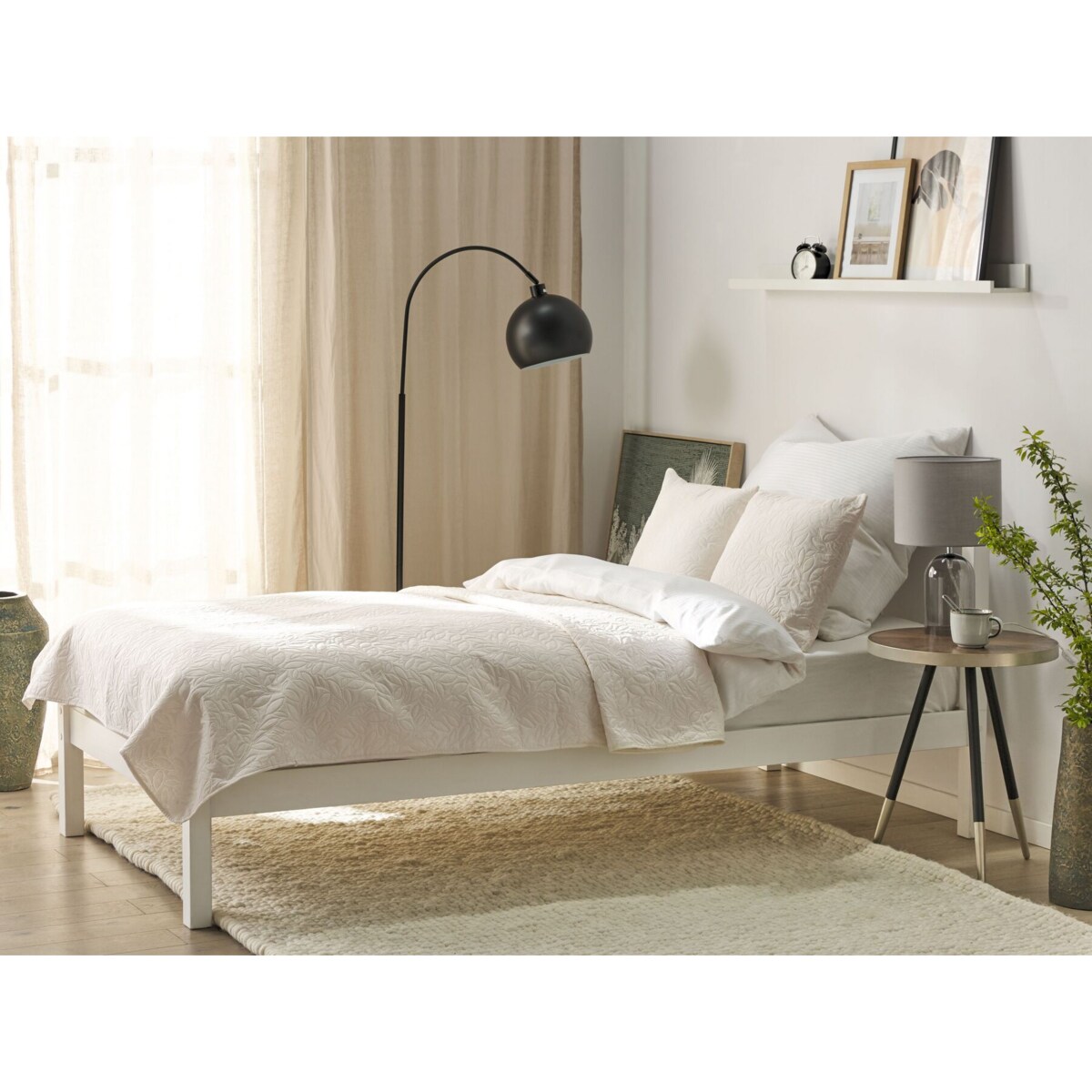 Komplet narzuta na łóżko z poduszkami tłoczona 140 x 210 cm kremowa RUDKHAN