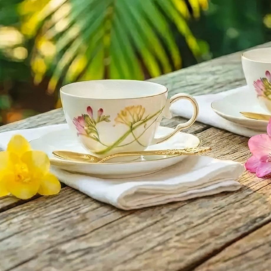 VILLA ITALIA Filiżanka do herbaty porcelanowa 200 ml ze spodkiem AROMA di FRESIA