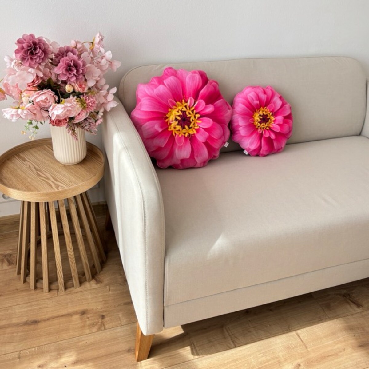 Poduszka kwiat duża Cynia wytworna różowa