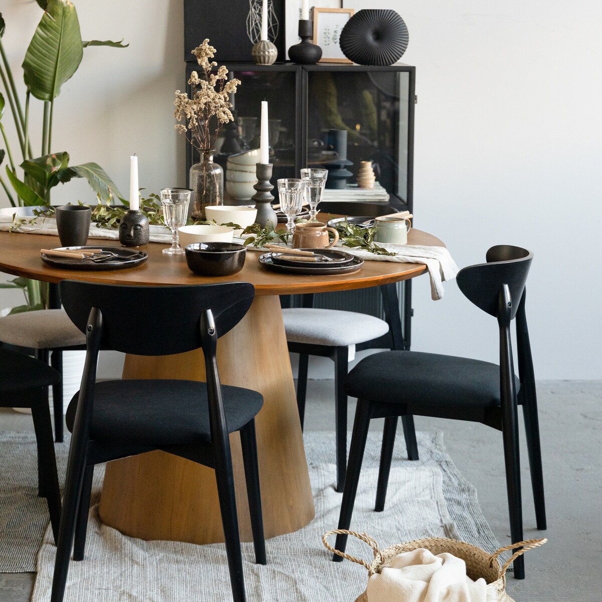 Krzesło drewniane do jadalni 80x45x45 cm czarne OLBIA