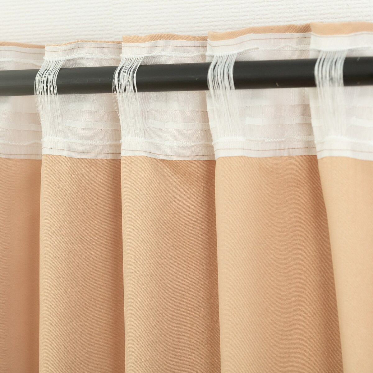 Zasłona BASIC na taśmie marszczącej 140x260cm waniliowy beż 1 szt. 140x260 beżowy