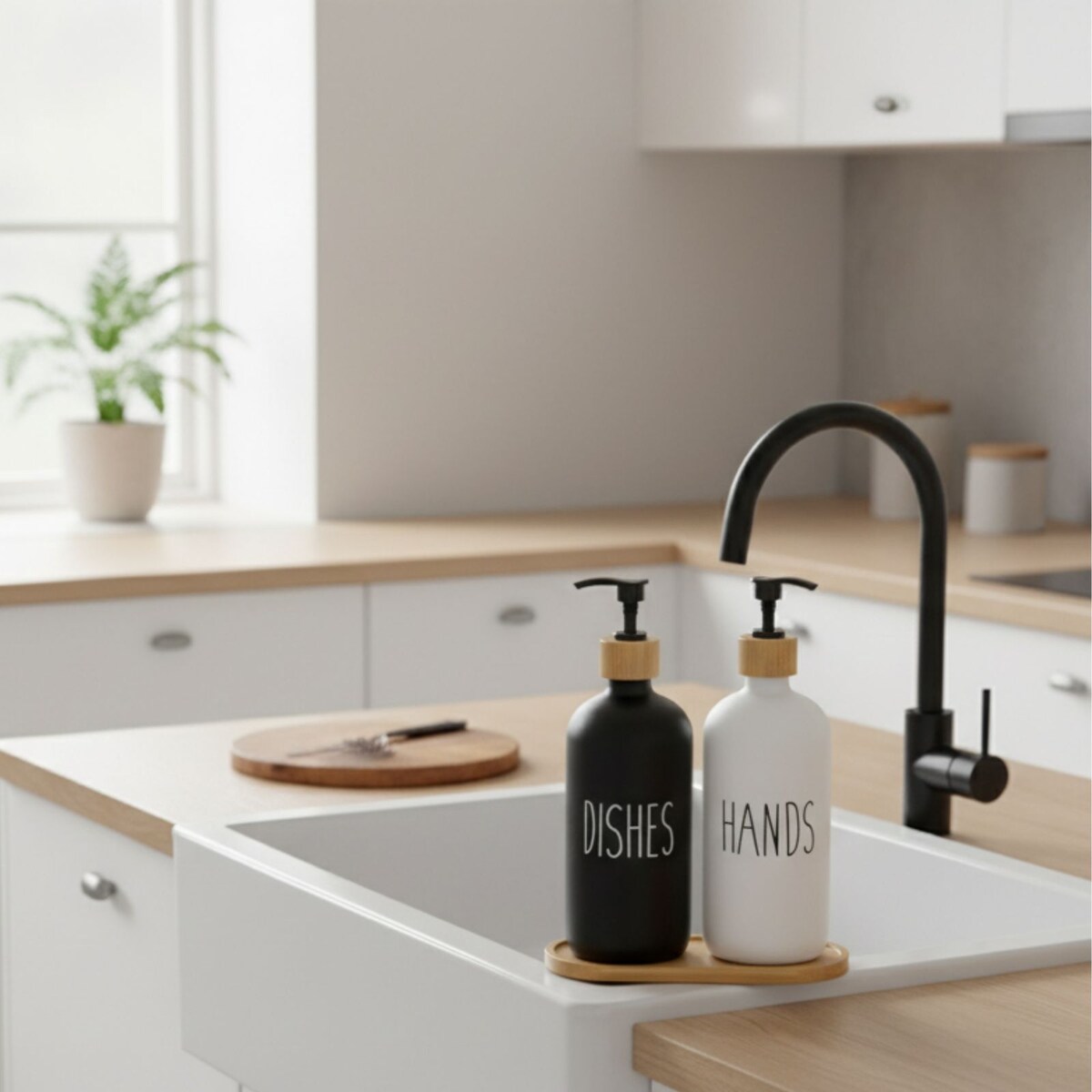 Dozownik na płyn do naczyń i mydło na bambusowej tacce EASY, 2 x 500 ml