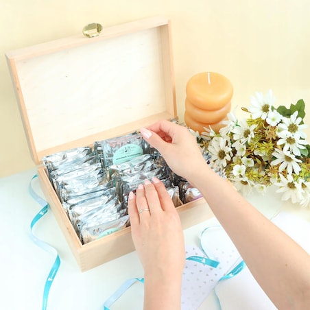 Drewniana skrzynka zestaw 60szt różnych herbat sypanych od Cup&You prezent