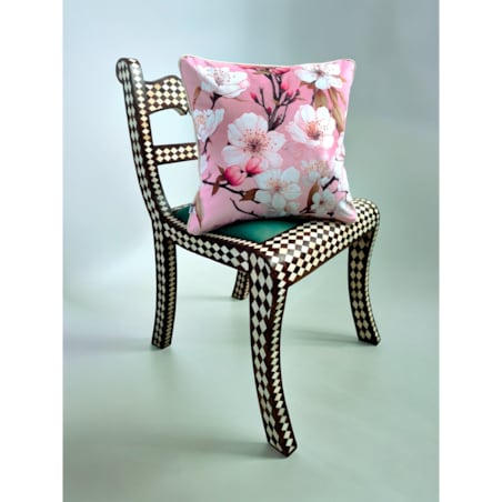 Różowa poduszka dekoracyjna w kwiaty wiśni 45x45 Floral Vintage