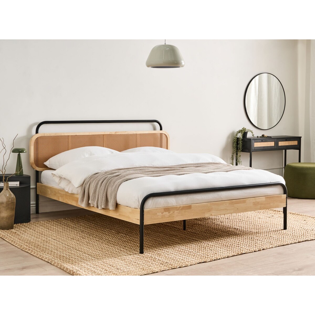 Łóżko Rattan BOUSSICOURT 160 x 200 cm Jasnobrązowy