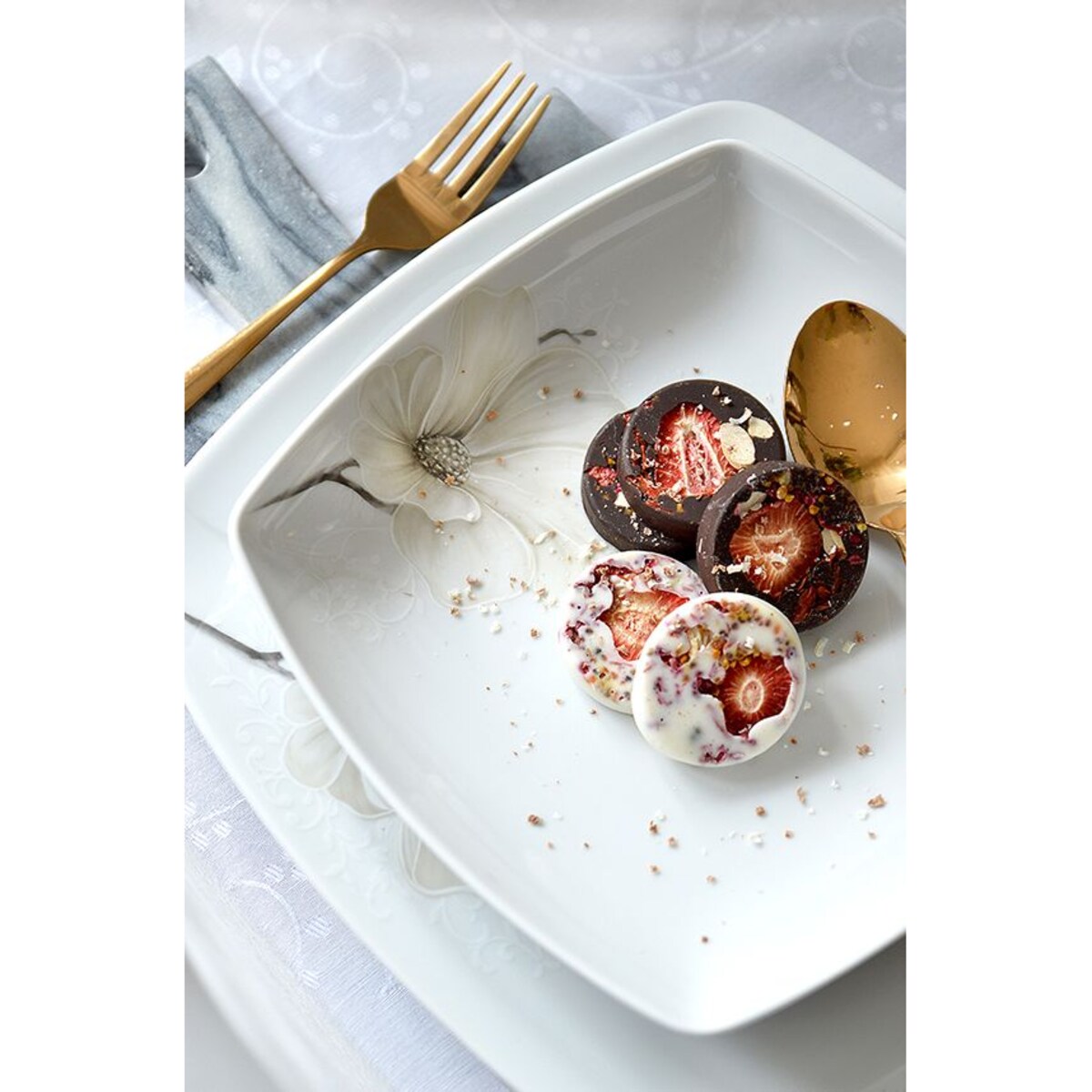 Serwis obiadowy dla 12 osób 44 el. Akcent Magnolia G463