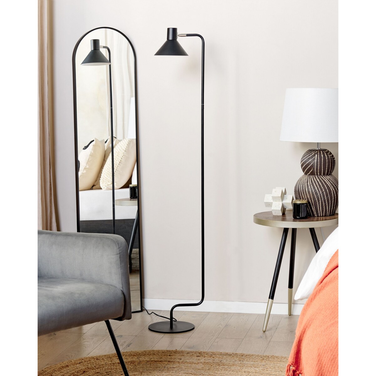 Lampa podłogowa regulowana metalowa czarna RIMAVA