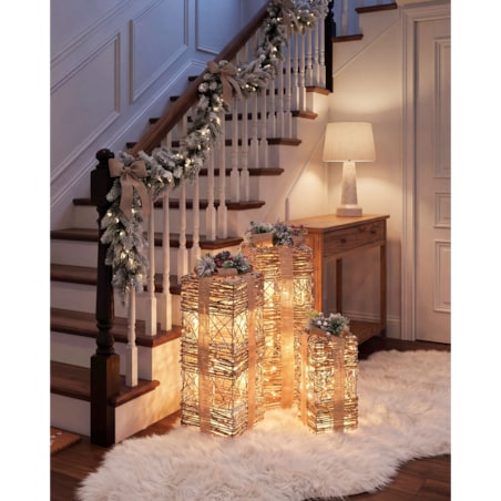 Zestaw 3 dekoracji świątecznych LED NAKILLA 64/54/42 cm Prezenty świąteczne Brązowy