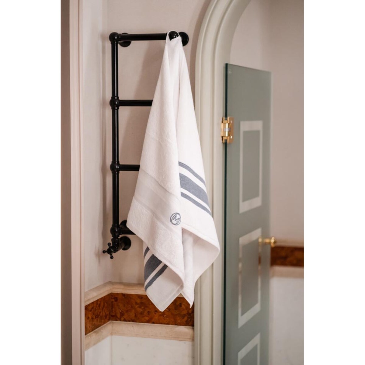 Ręcznik kąpielowy 70 x 140 cm (szary) Monogram Linea OFFICINE Monogram