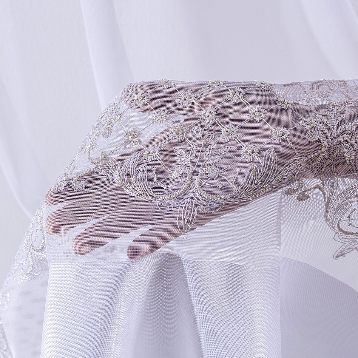 Firana na taśmie 300x245 biały ze złotym wzorem