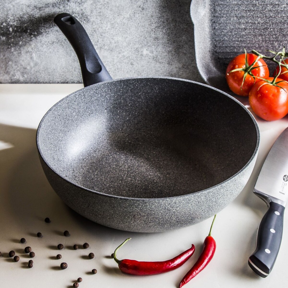 Wok granitowy indukcyjny Ballarini Ferrara - 28 cm