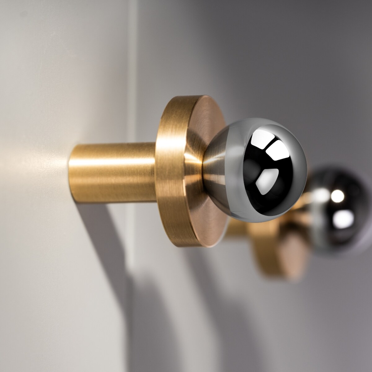 POLA GOLD - SILVER uchwyt jednopunktowy, lakierowany