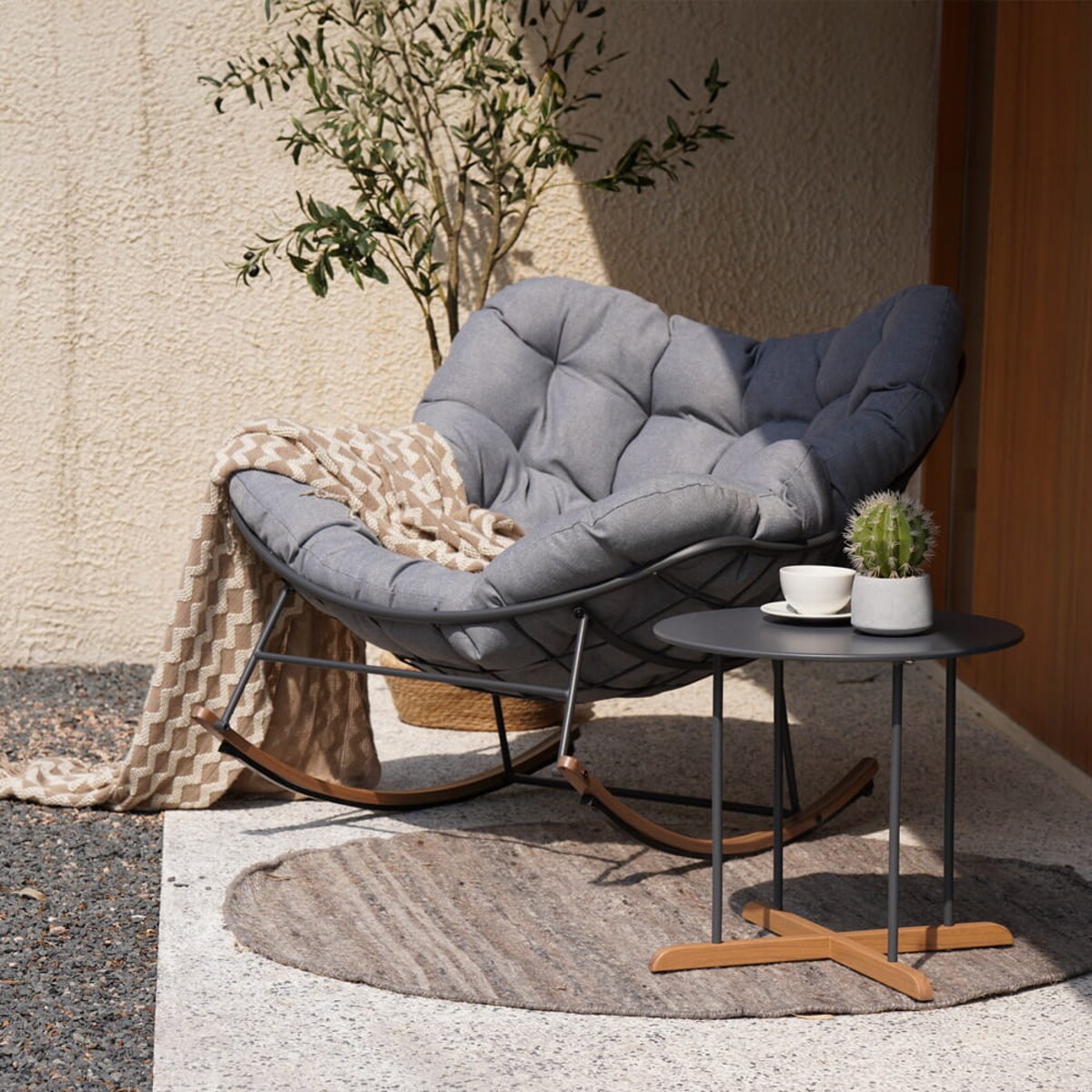 Fotel bujany ogrodowy ze stalową ramą Nube szary