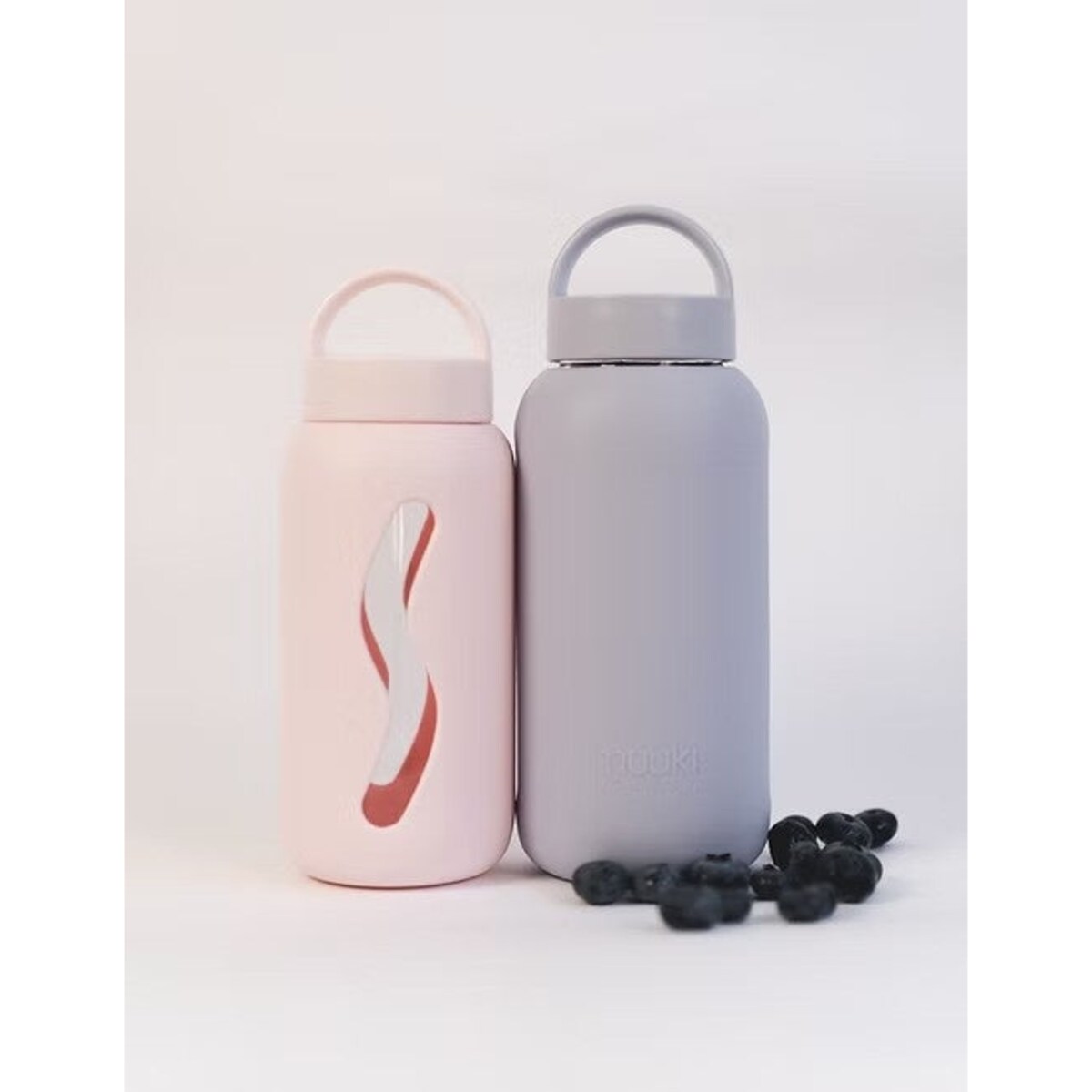 MUUKI MINI BOTTLE szklana butelka na wodę 500 ml, Marshmallow