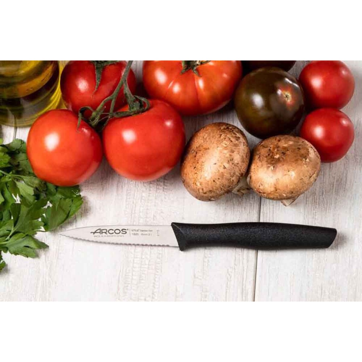 Nóż do obierania 85mm ząbki czarny NOVA