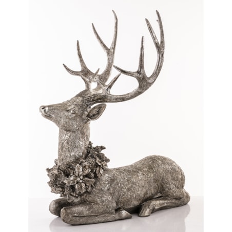 Dekoracja - figurka leżącego jelenia 50x38x28 cm SHIKA srebrny z wieńcem