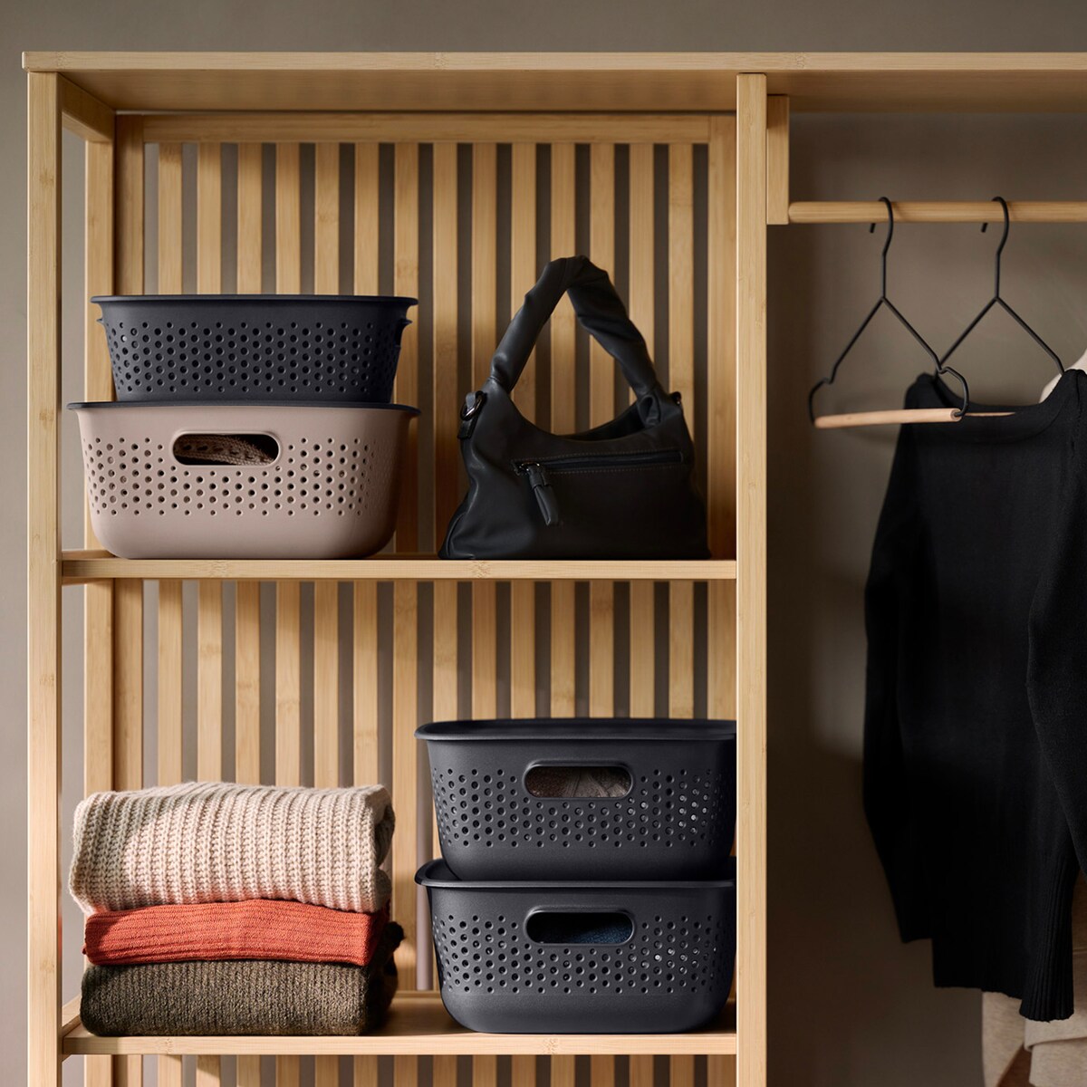 Pojemnik Plastikowy Ażurowy Pudełko Plastikowe Zamykany Z Pokrywką 3,5 L