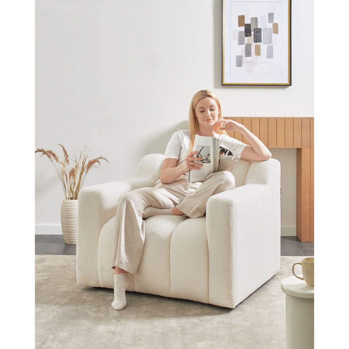 Fotel AGERUP Boucle Złamana biel