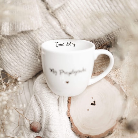 Biały kubek porcelanowy 300 ml - motyw złotego serca i napisu dzień dobry mój przystojniaku dla partnera na walentynki