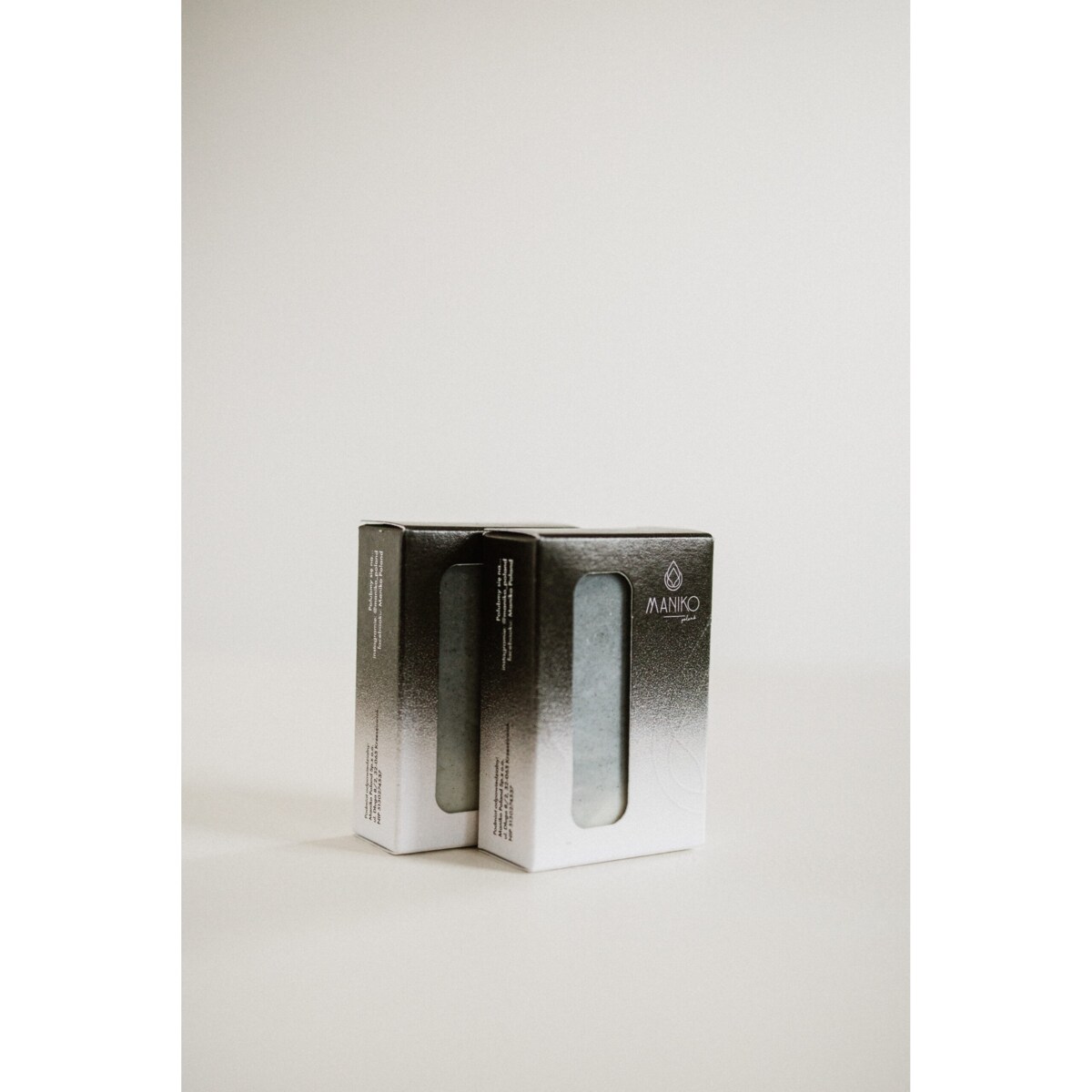 Oczyszczające naturalne mydło z węglem aktywnym - Detoxifying natural soap with activated charcoal