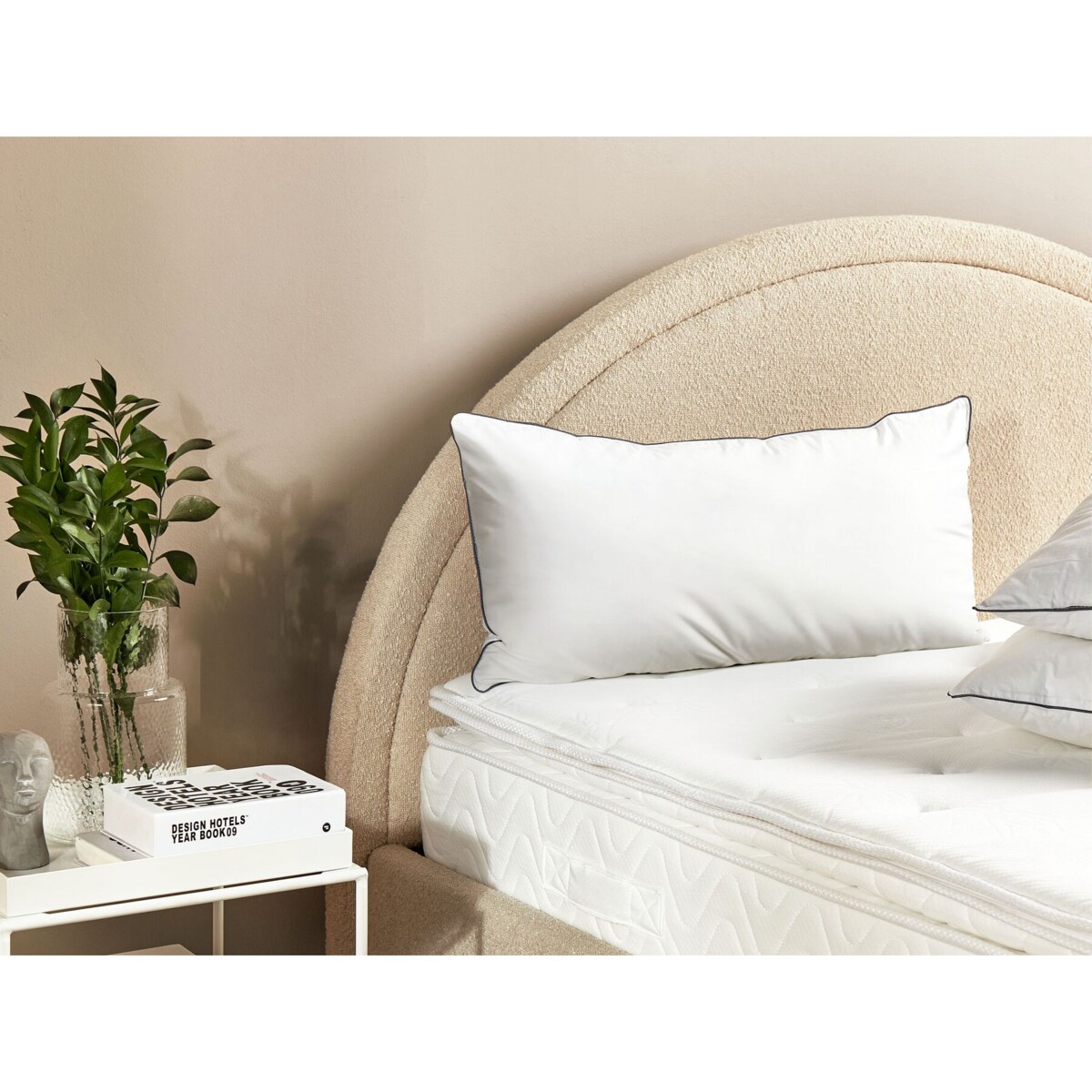 Poduszka poliestrowa wysoka 40 x 80 cm DIRAN