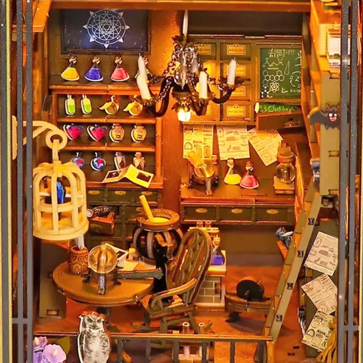 Miniaturowy domek Book Nook - Szkoła magii