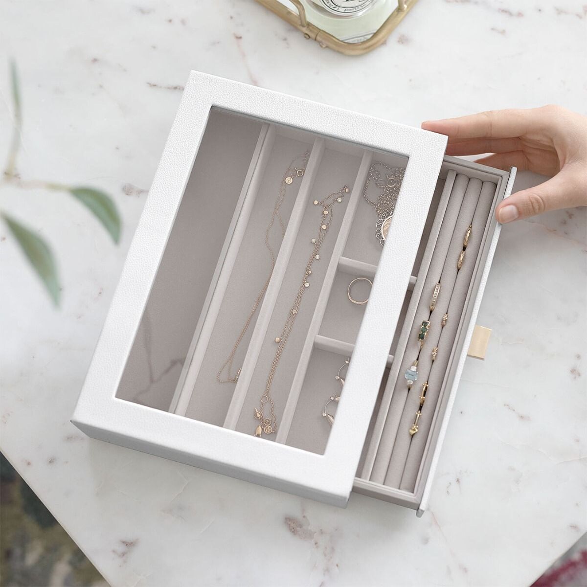 Szkatułka na biżuterię Stackers Pebble 6 komorowa classic biała z szufladą i szklaną pokrywką